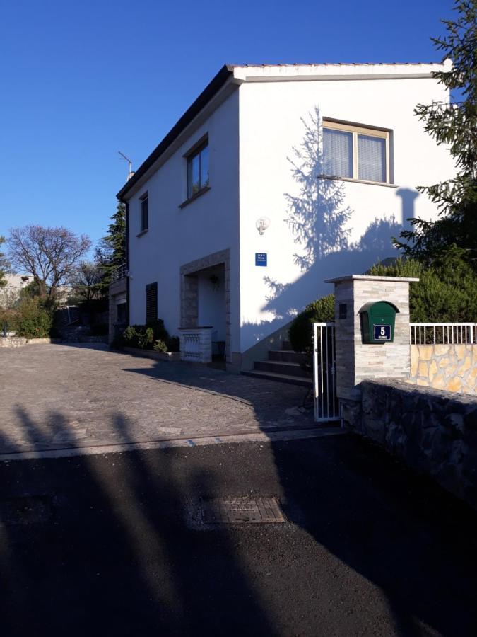 Apartment Tuja Jadrtovac Buitenkant foto