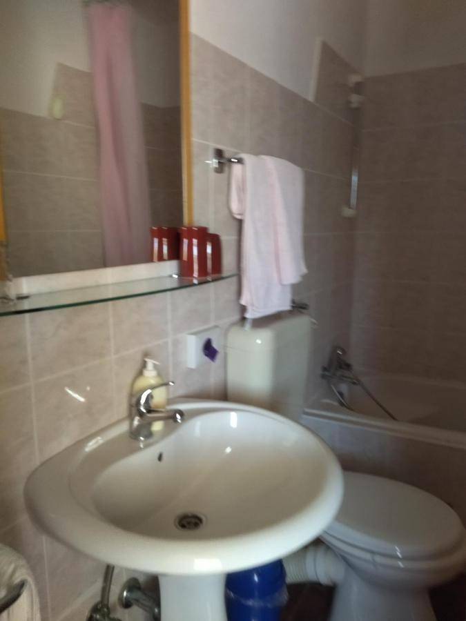 Apartment Tuja Jadrtovac Buitenkant foto